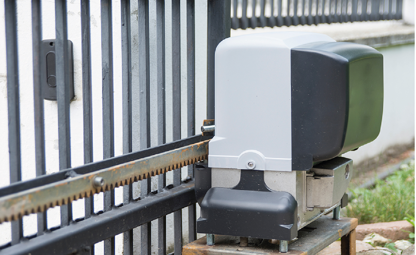 electric gates At smat security homes Zimbabwe